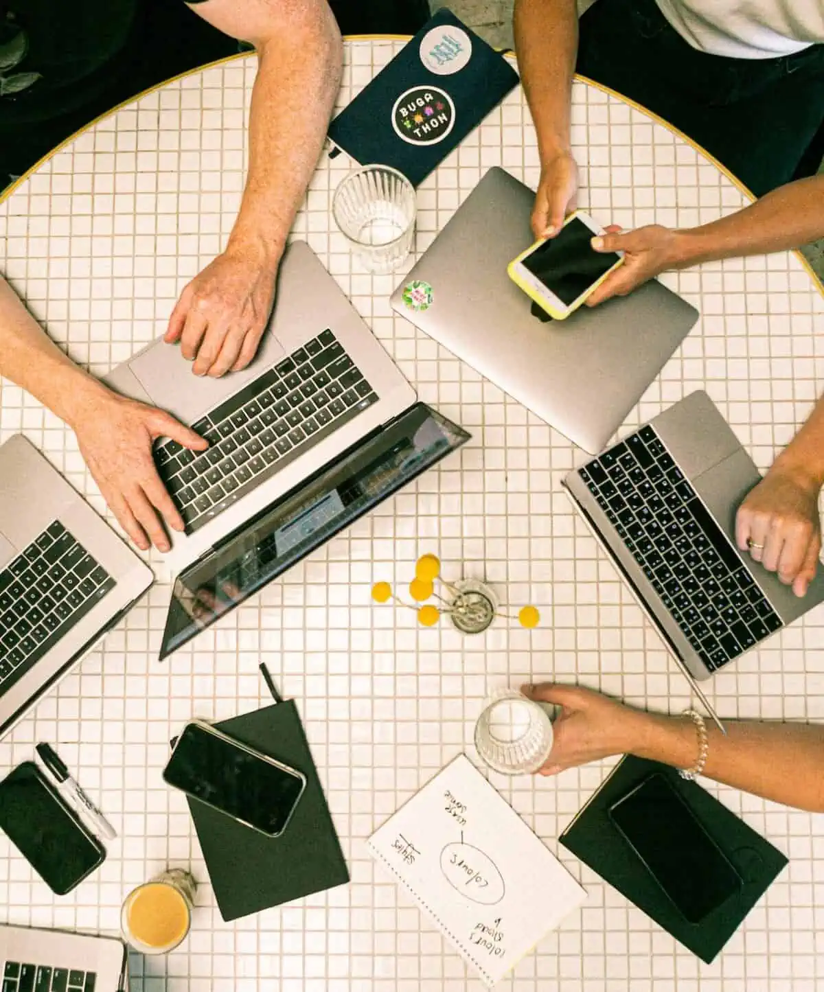 Digital Marketing and Supply Chain Synergy: Enhancing Online Presence!