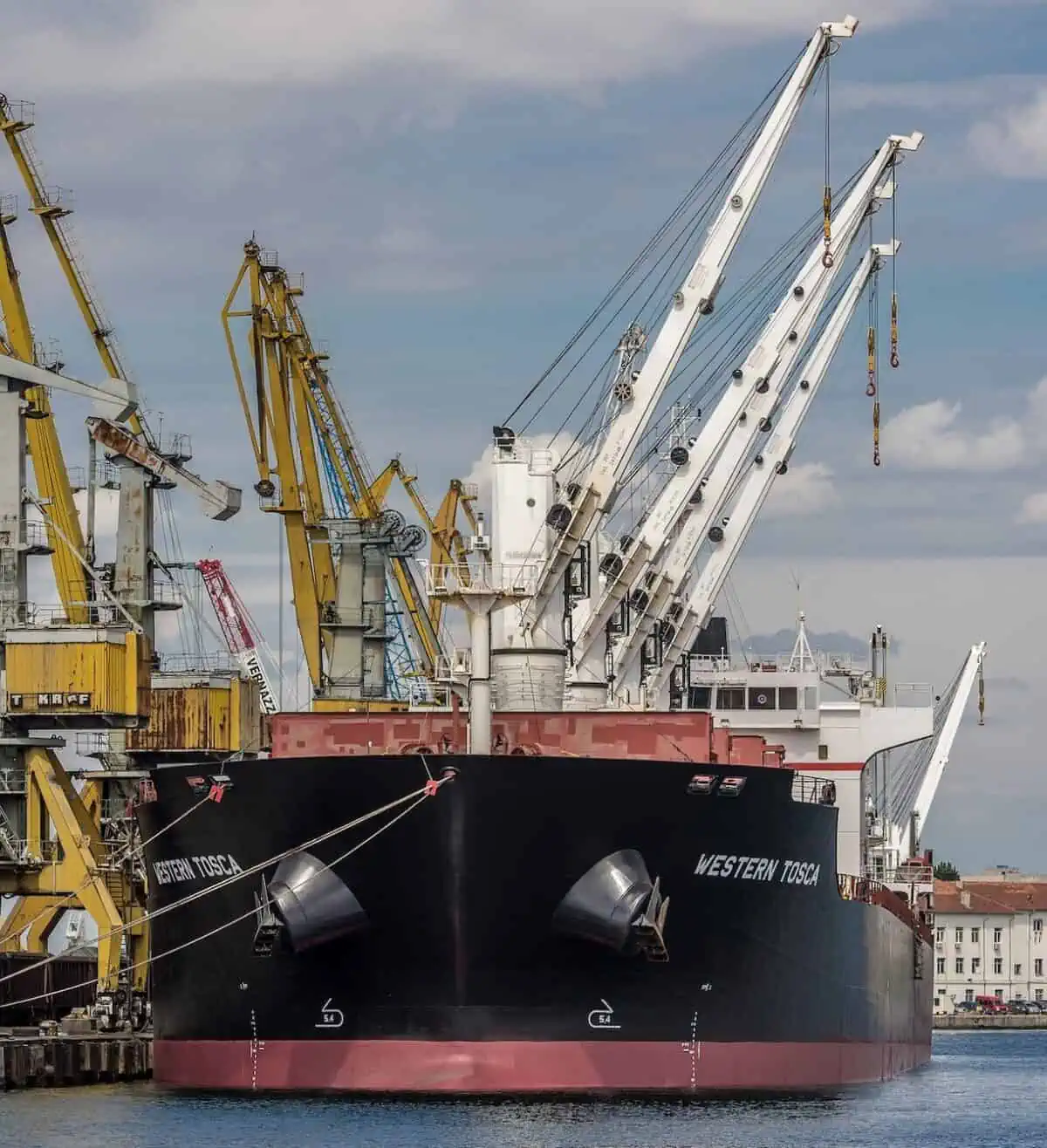 Smooth Sailing:  The Advantages and Benefits of Voyage Charter Agreements!
